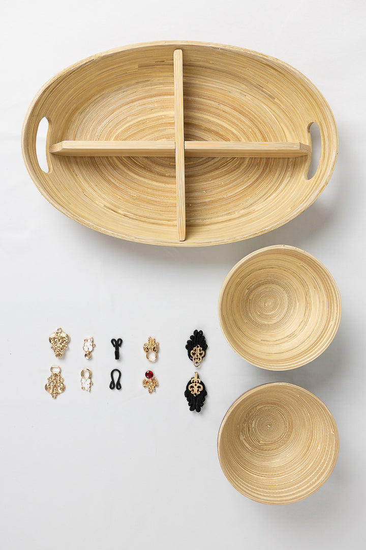 Independence Tray: Hooks & Clasps