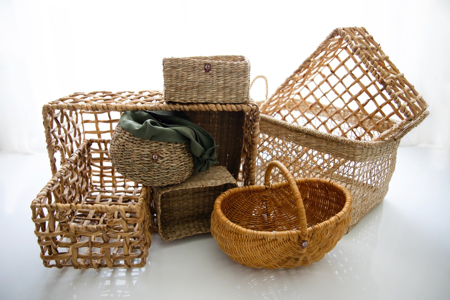 Montessori Trays & Baskets elephlay