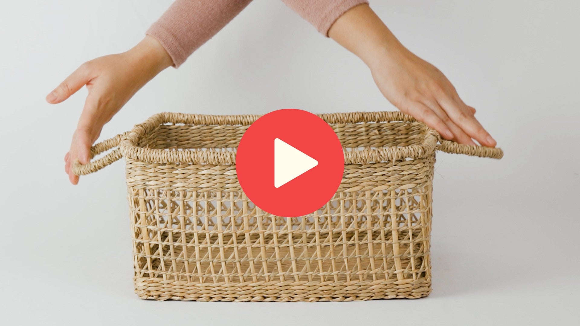 Video demonstrating size of Montessori Rectangle Basket Medium Seagrass - IKEA Kallax